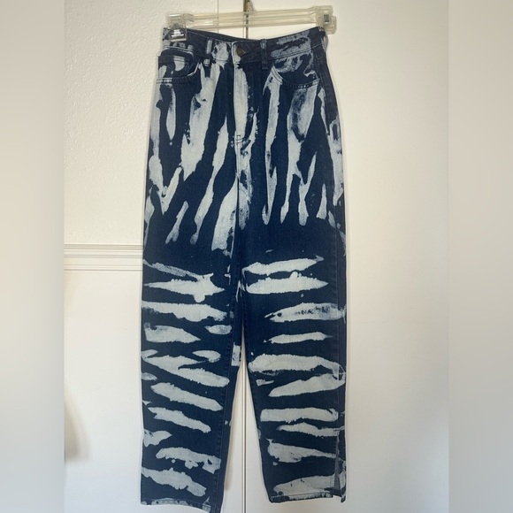 NastyGal Bleached High Waisted Straight Leg Jeans size 4 new with tag - Picture 5 of 13